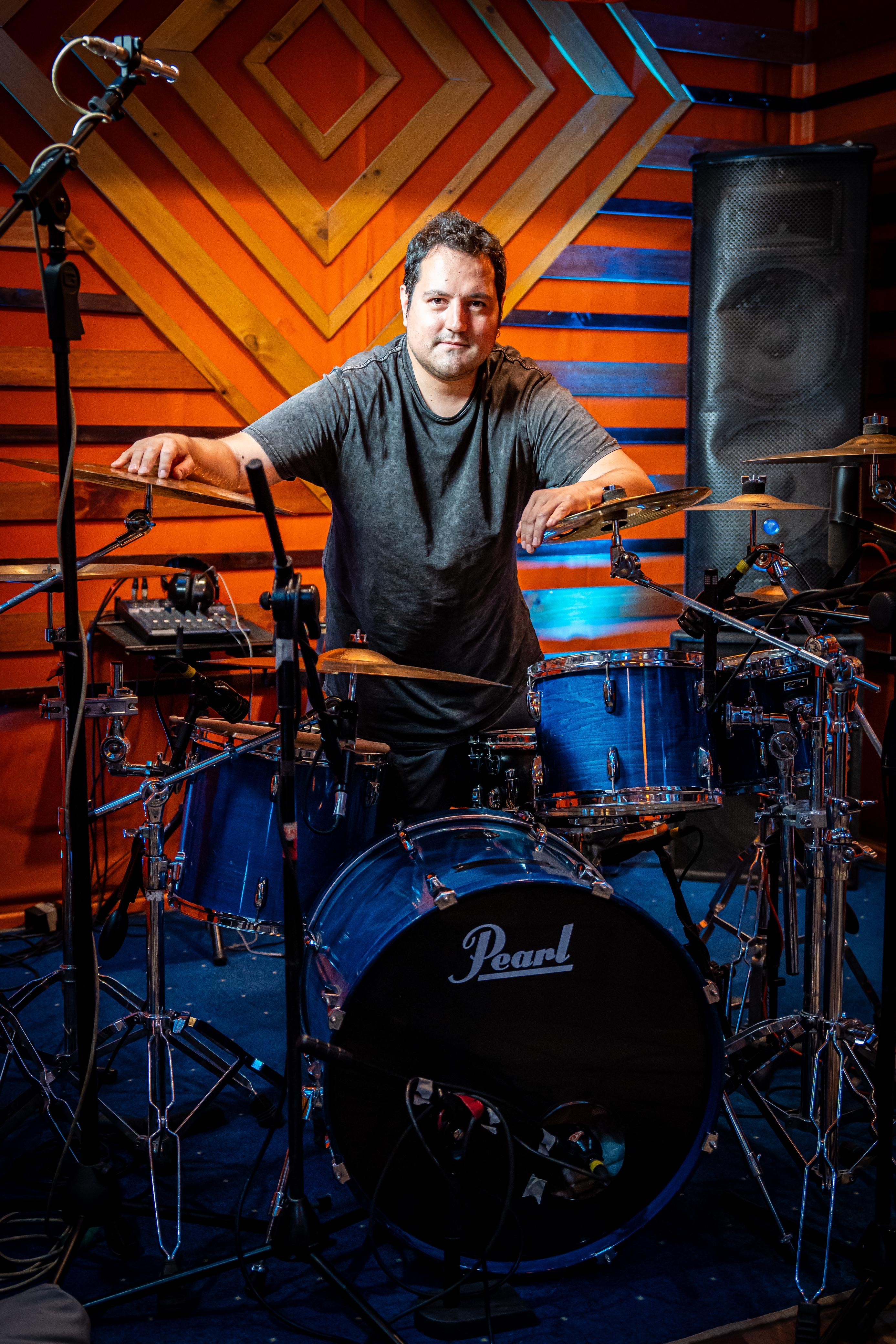 Sebastián Contreras - Abogado Baterista